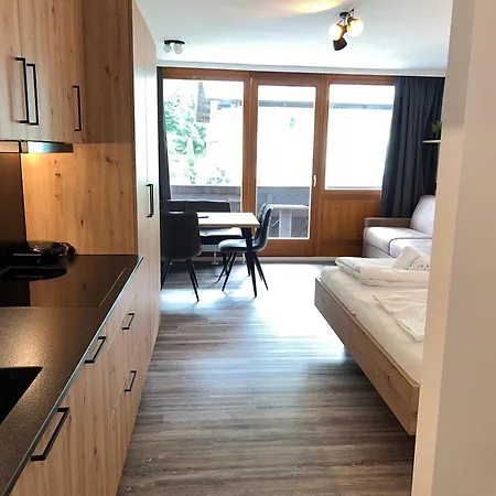 Апартаменты Glacier View Капрун